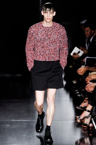 Look 12